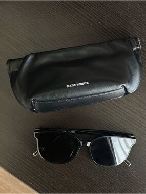 GENTLE MONSTER Black Sunglasses with Matching Black Case